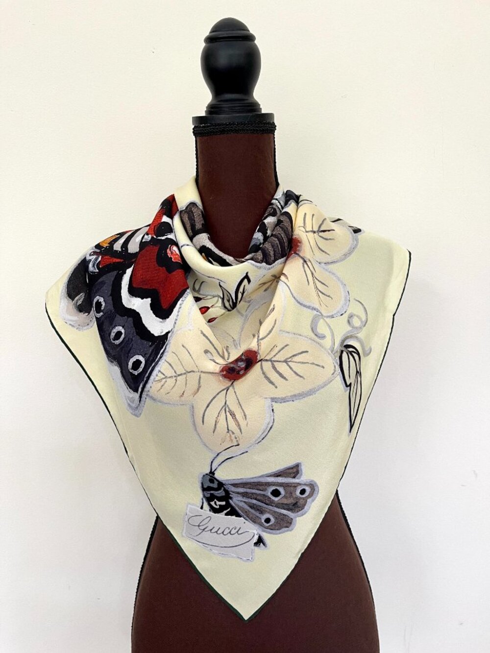 Gucci Scarf Logo Kris Knight Butterfly Flora Yellow Silk Wrap Gucci Gift Box